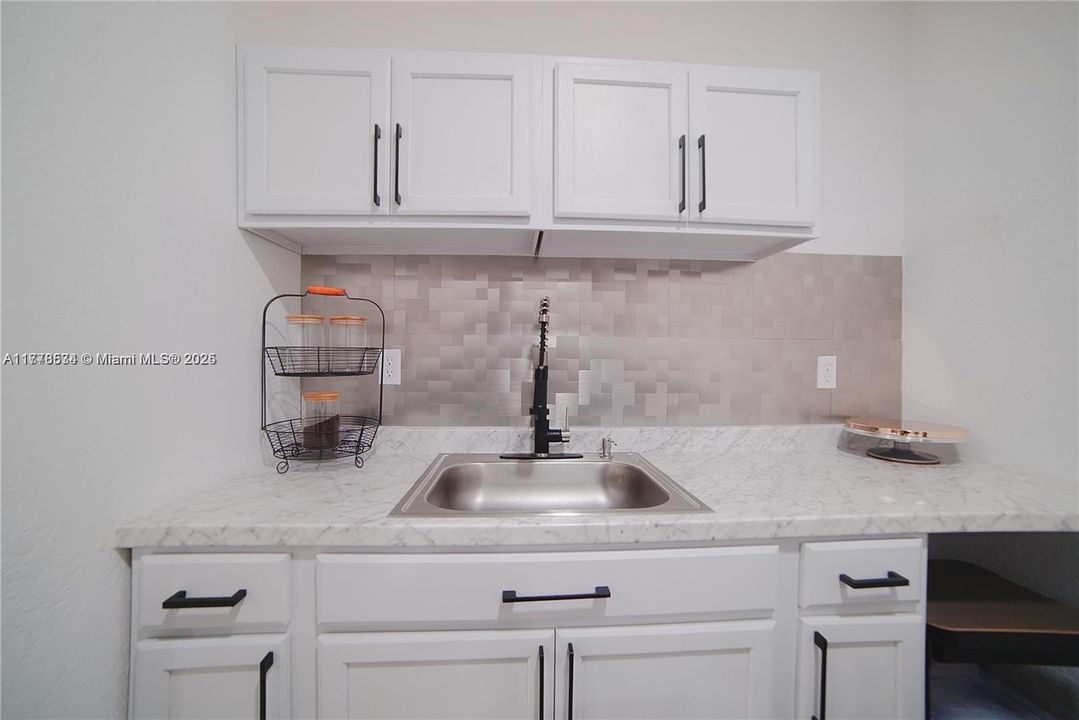 En Venta: $709,800 (3 camas, 2 baños, 1913 Pies cuadrados)