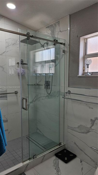 En Venta: $709,800 (3 camas, 2 baños, 1913 Pies cuadrados)