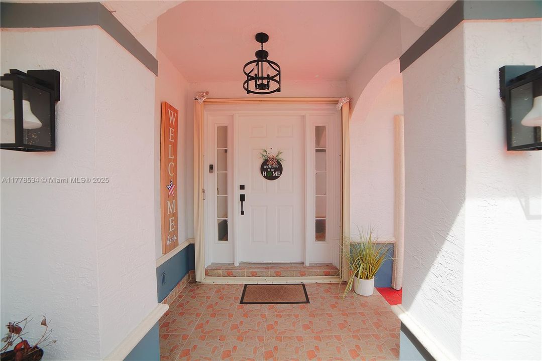 En Venta: $709,800 (3 camas, 2 baños, 1913 Pies cuadrados)