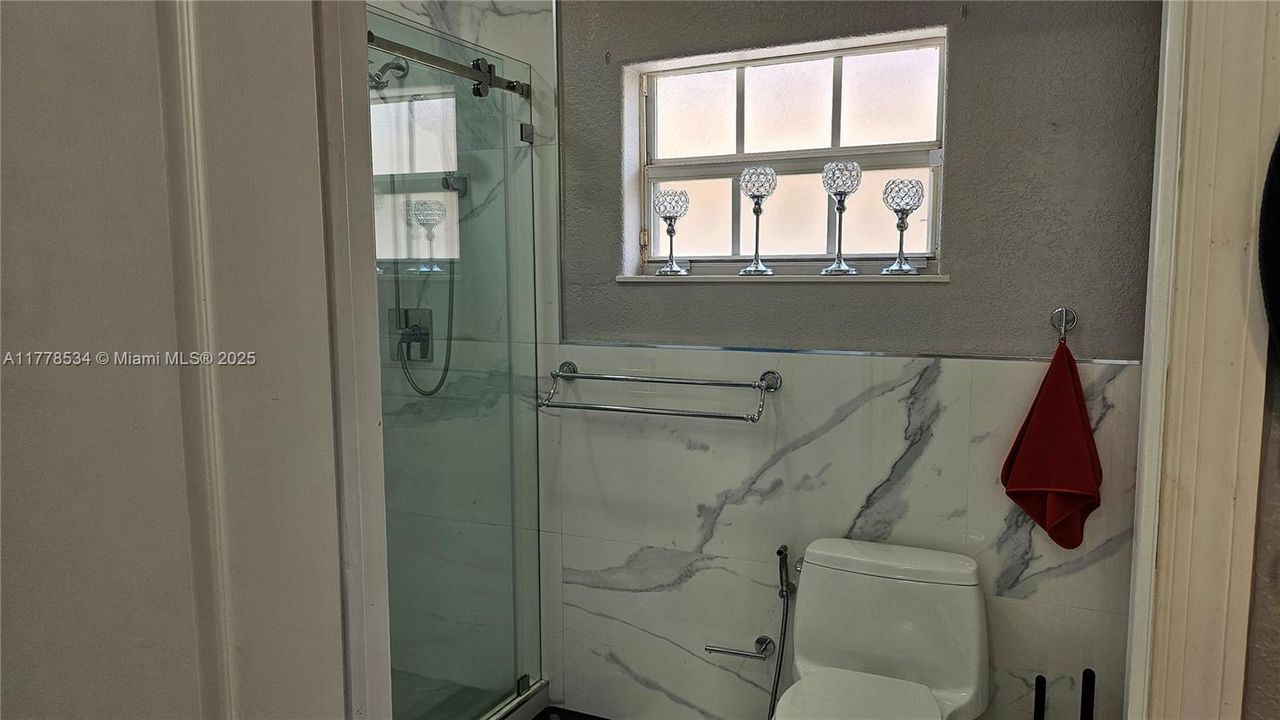 En Venta: $709,800 (3 camas, 2 baños, 1913 Pies cuadrados)