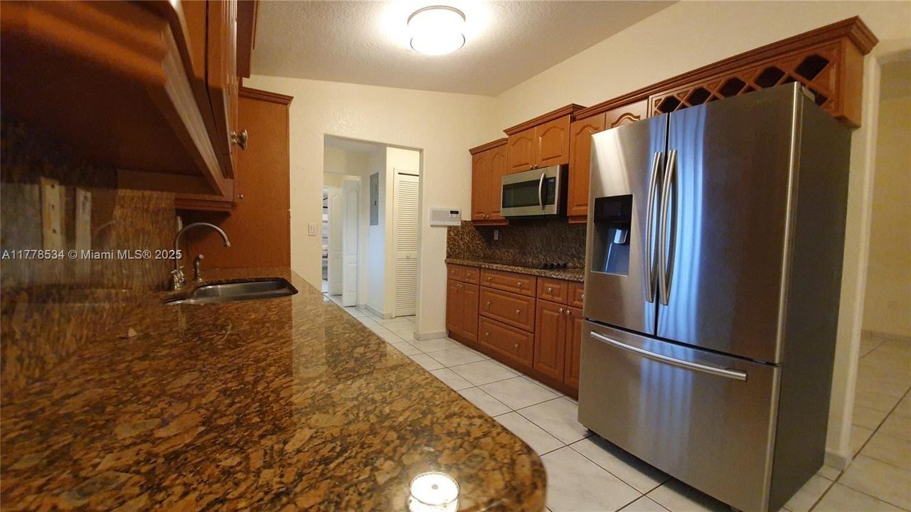 En Venta: $709,800 (3 camas, 2 baños, 1913 Pies cuadrados)