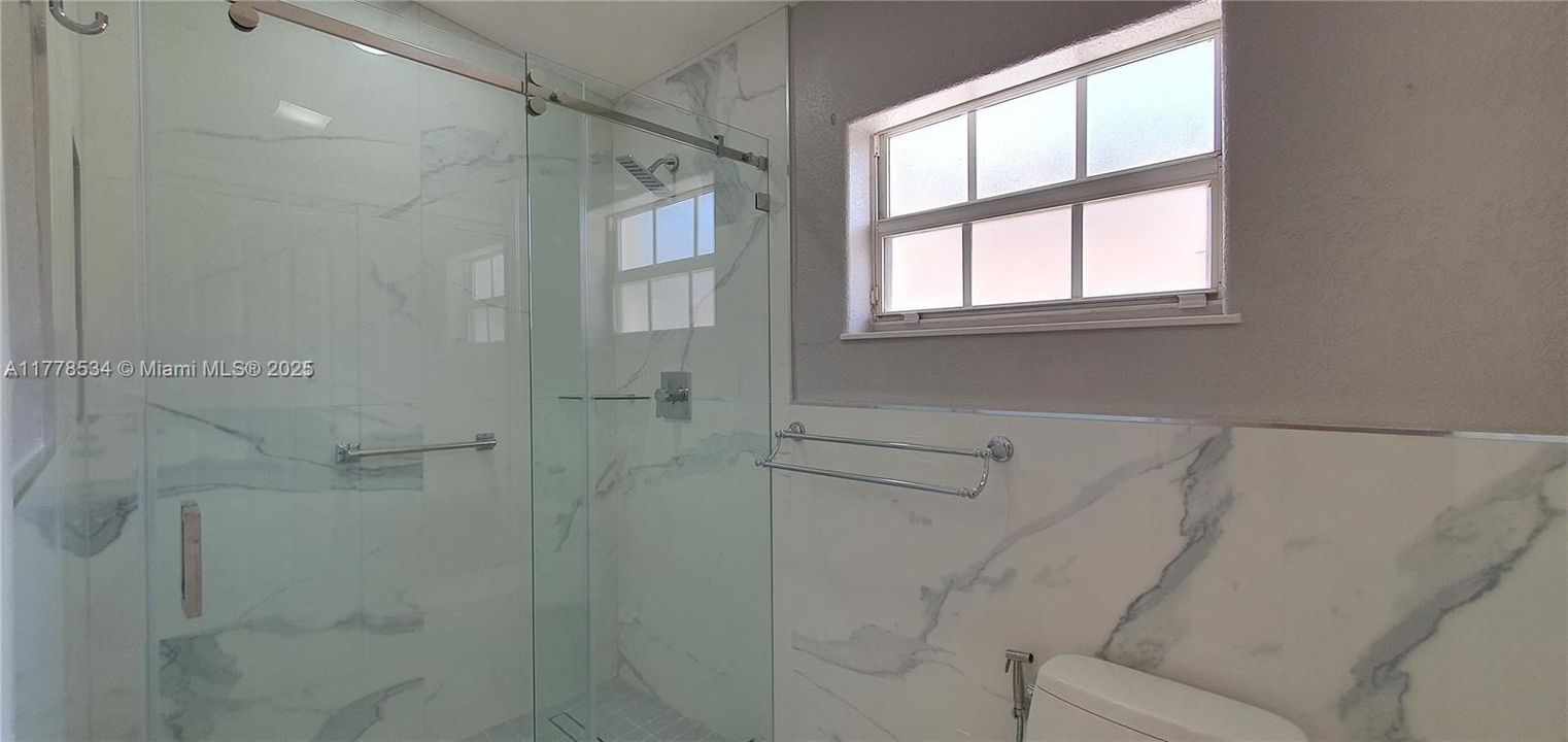 En Venta: $709,800 (3 camas, 2 baños, 1913 Pies cuadrados)