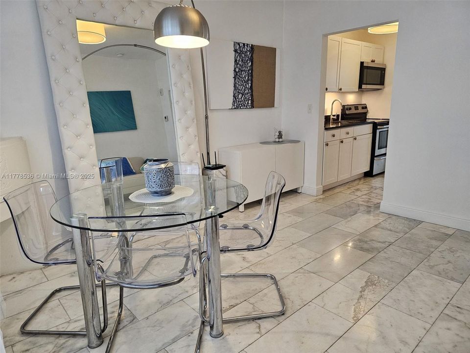 Recently Rented: $1,950 (1 beds, 1 baths, 468 Square Feet)