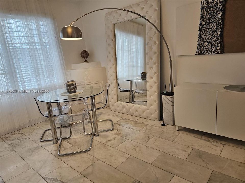 Recently Rented: $1,950 (1 beds, 1 baths, 468 Square Feet)