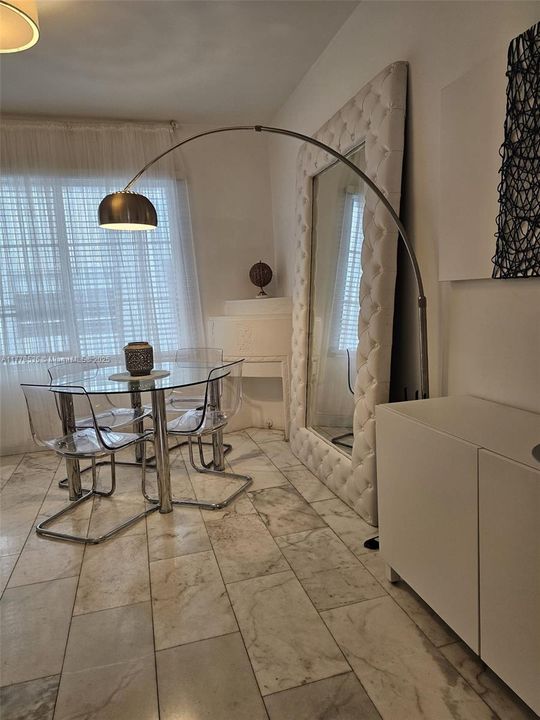 Recently Rented: $1,950 (1 beds, 1 baths, 468 Square Feet)