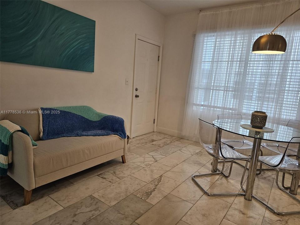Recently Rented: $1,950 (1 beds, 1 baths, 468 Square Feet)