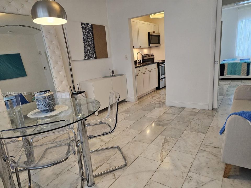 Recently Rented: $1,950 (1 beds, 1 baths, 468 Square Feet)