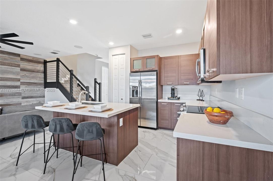 Vendido Recientemente: $580,000 (3 camas, 2 baños, 1743 Pies cuadrados)