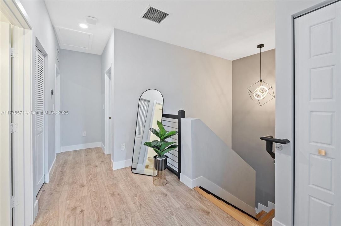 Vendido Recientemente: $580,000 (3 camas, 2 baños, 1743 Pies cuadrados)