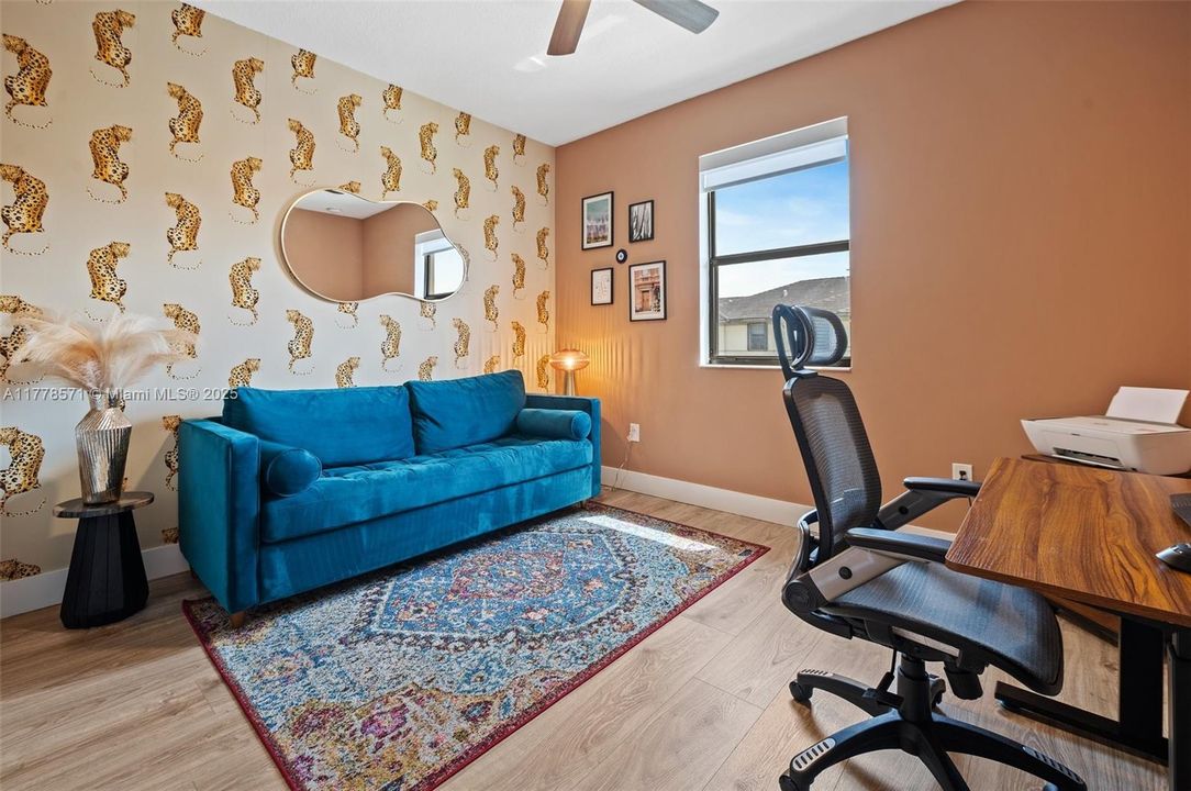 Vendido Recientemente: $580,000 (3 camas, 2 baños, 1743 Pies cuadrados)