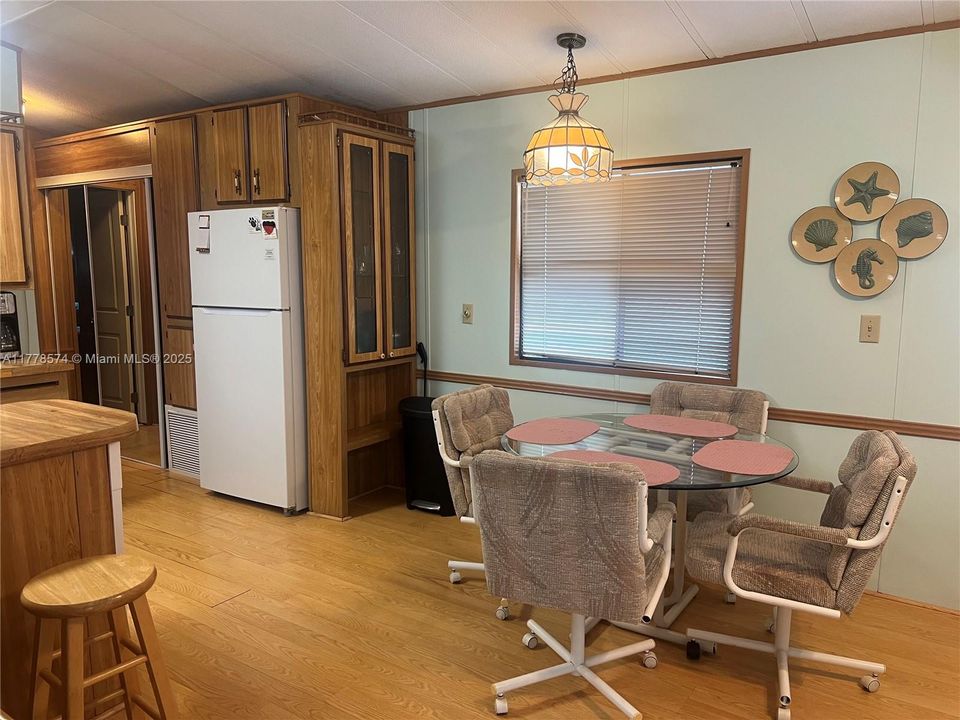 待售: $399,000 (1 贝兹, 1 浴室, 468 平方英尺)