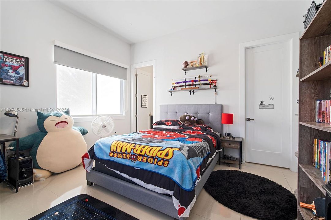 最近售出: $1,795,000 (4 贝兹, 4 浴室, 3216 平方英尺)