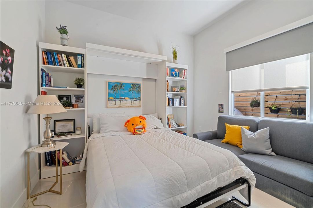 最近售出: $1,795,000 (4 贝兹, 4 浴室, 3216 平方英尺)