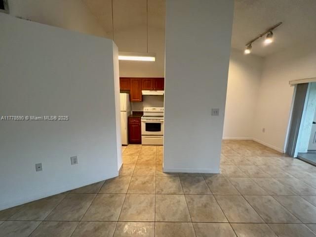 Recently Rented: $1,649 (1 beds, 1 baths, 750 Square Feet)