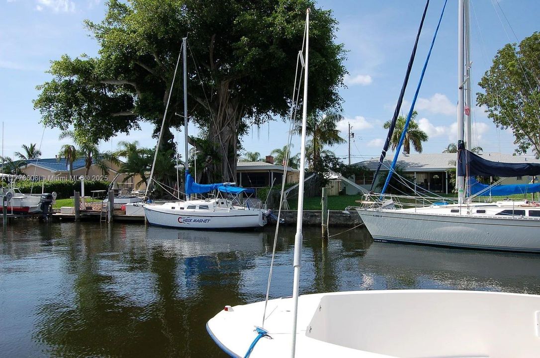 Vendido Recientemente: $875,000 (3 camas, 2 baños, 1875 Pies cuadrados)