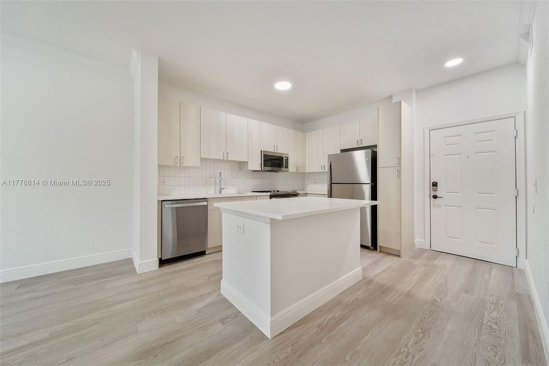 最近租的: $2,809 (3 贝兹, 2 浴室, 1182 平方英尺)