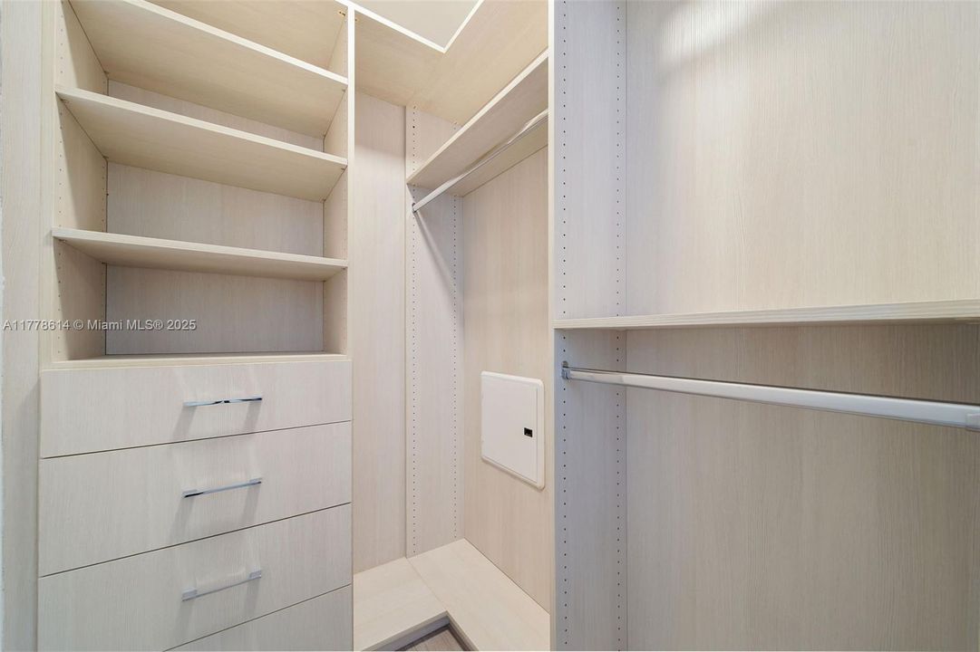 最近租的: $2,809 (3 贝兹, 2 浴室, 1182 平方英尺)