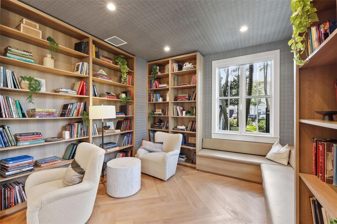 最近租的: $2,809 (3 贝兹, 2 浴室, 1182 平方英尺)