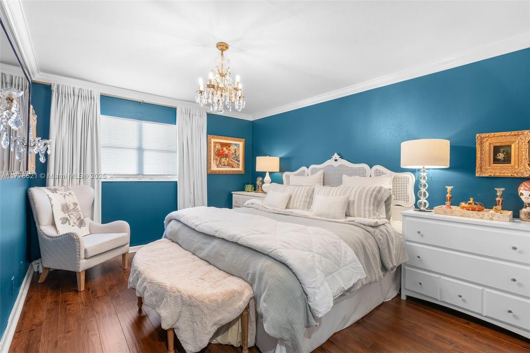 Recently Sold: $179,000 (2 beds, 2 baths, 880 Square Feet)