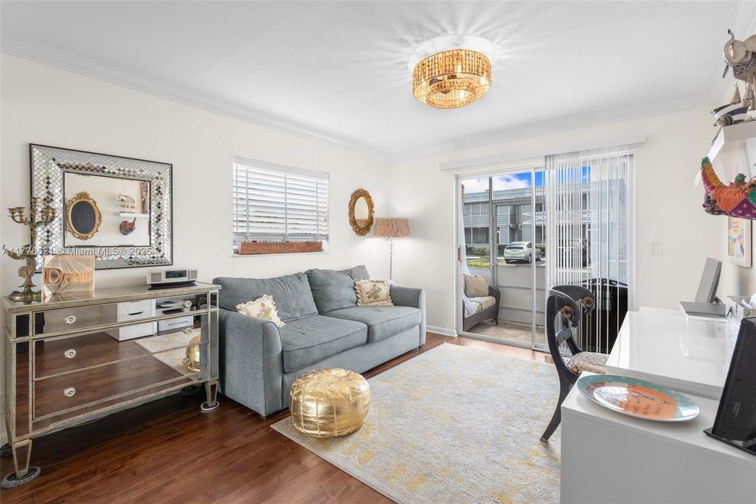 Recently Sold: $179,000 (2 beds, 2 baths, 880 Square Feet)