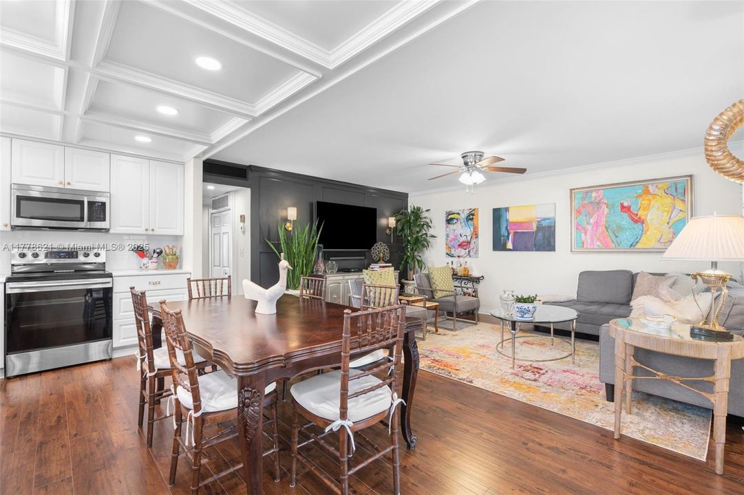 Recently Sold: $179,000 (2 beds, 2 baths, 880 Square Feet)