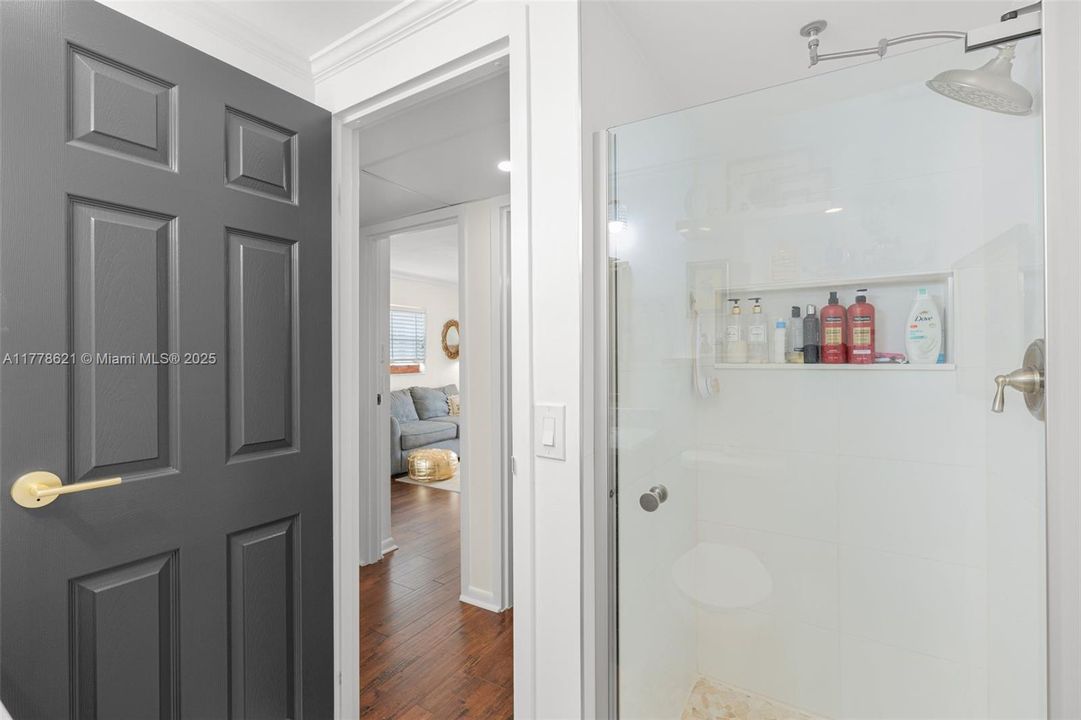 Recently Sold: $179,000 (2 beds, 2 baths, 880 Square Feet)