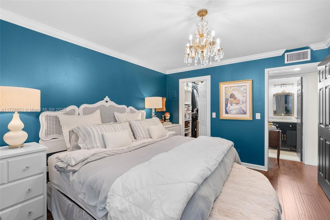 Recently Sold: $179,000 (2 beds, 2 baths, 880 Square Feet)