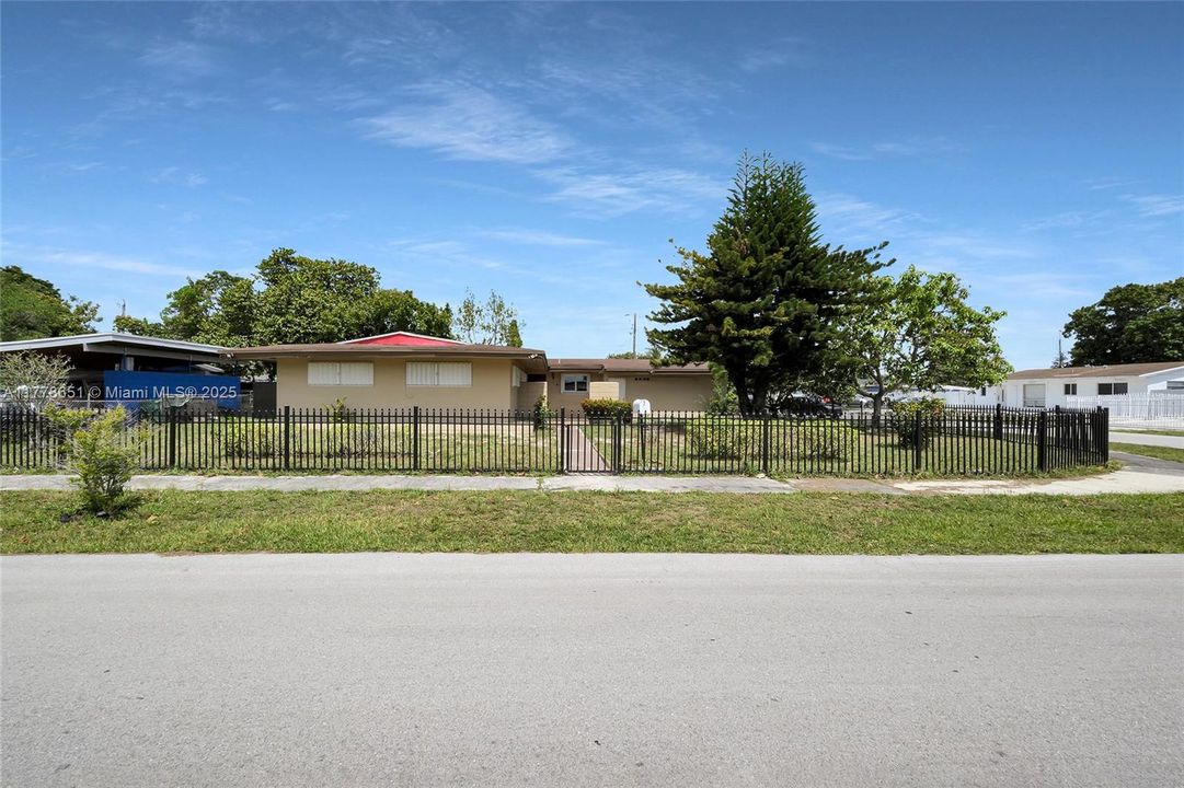 Недавно продано: $520,000 (3 спален, 2 ванн, 1448 Квадратных фут)