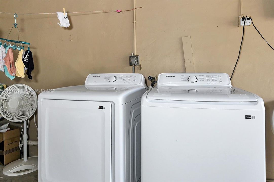 Недавно продано: $520,000 (3 спален, 2 ванн, 1448 Квадратных фут)