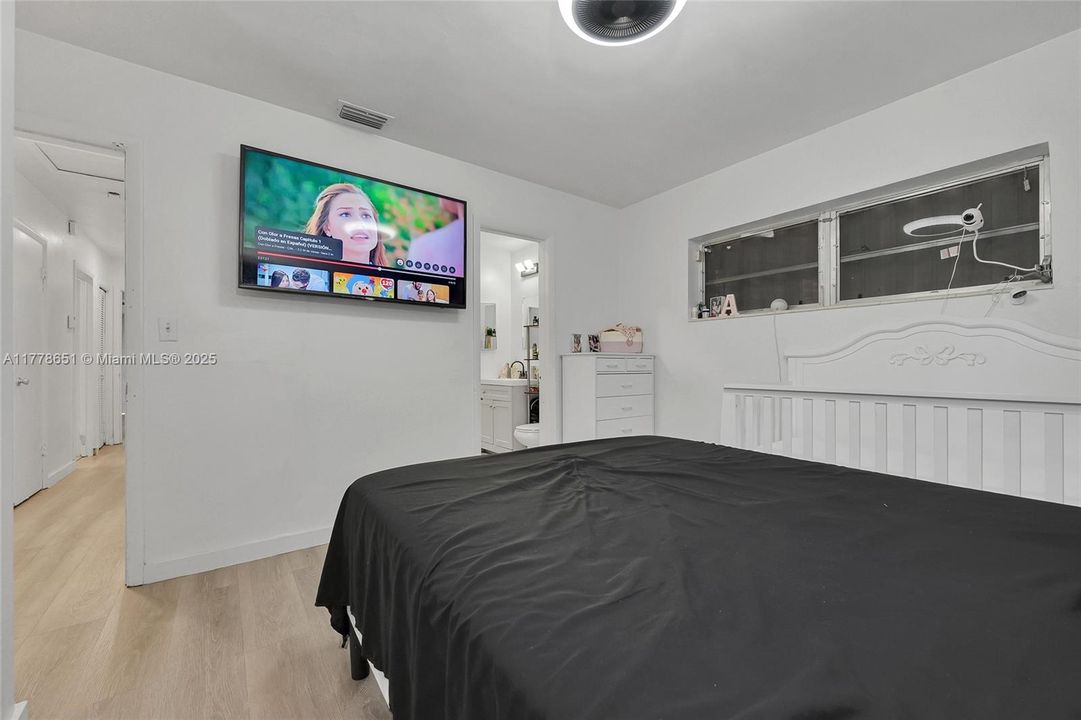 Недавно продано: $520,000 (3 спален, 2 ванн, 1448 Квадратных фут)