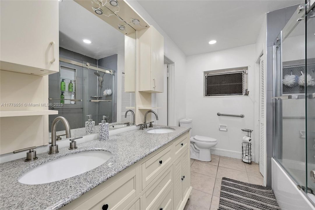 Недавно продано: $520,000 (3 спален, 2 ванн, 1448 Квадратных фут)