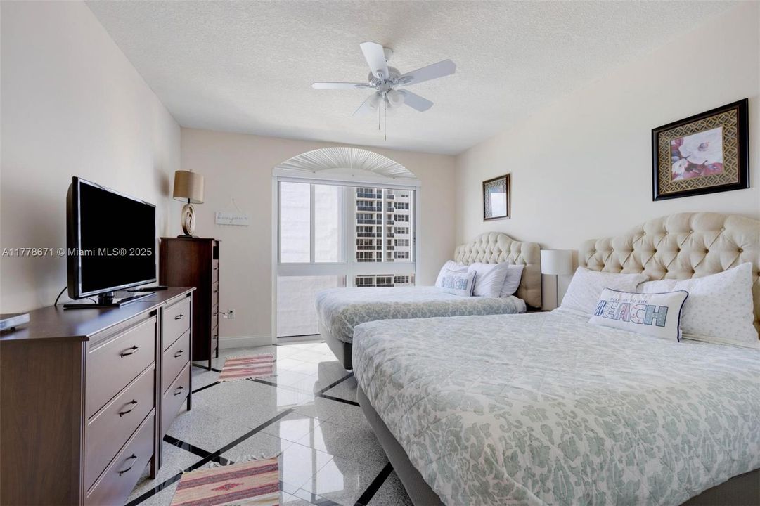 For Rent: $6,000 (2 beds, 2 baths, 1200 Square Feet)