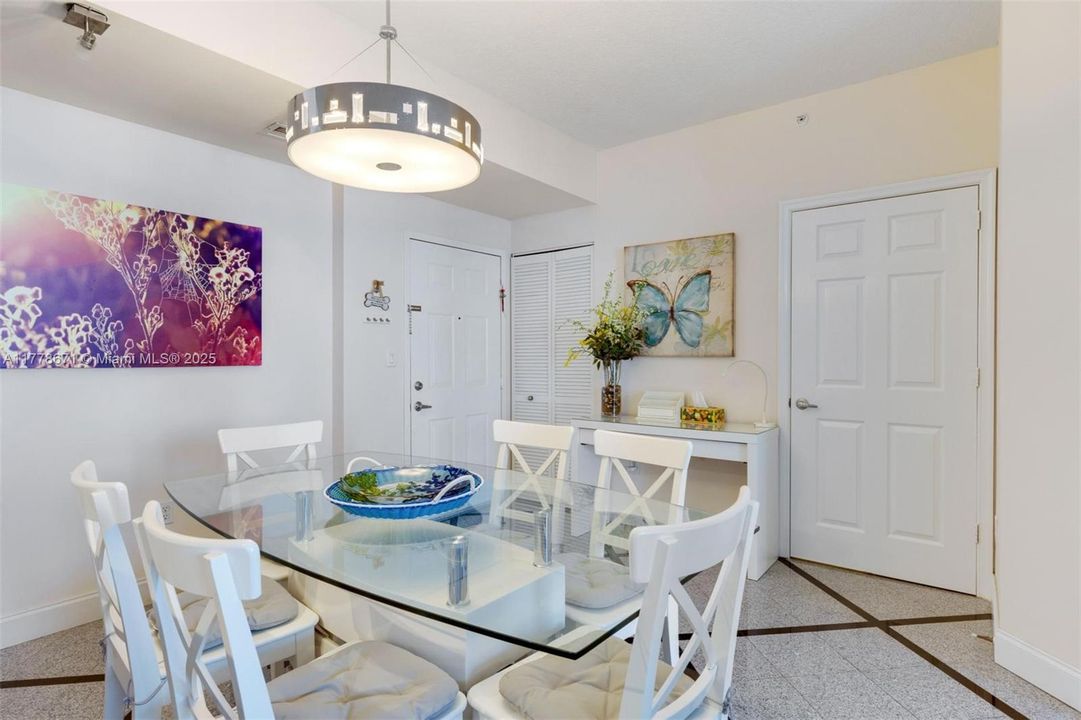 For Rent: $6,000 (2 beds, 2 baths, 1200 Square Feet)