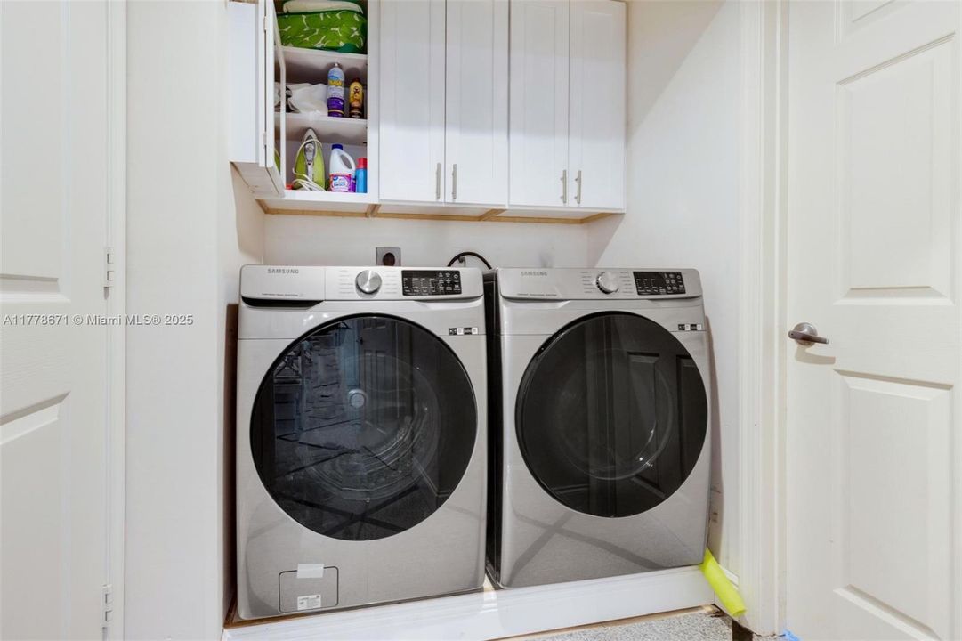 For Rent: $6,000 (2 beds, 2 baths, 1200 Square Feet)