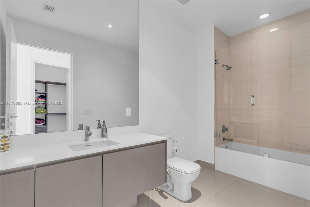 Recently Sold: $1,900,000 (4 beds, 5 baths, 2559 Square Feet)