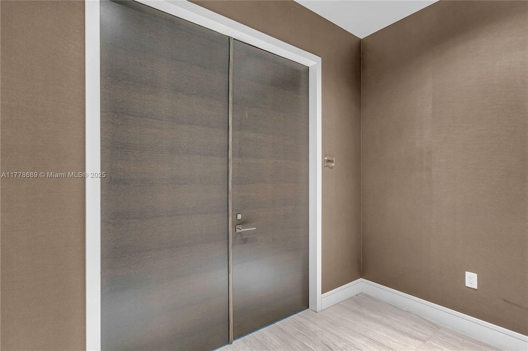 Recently Sold: $1,900,000 (4 beds, 5 baths, 2559 Square Feet)