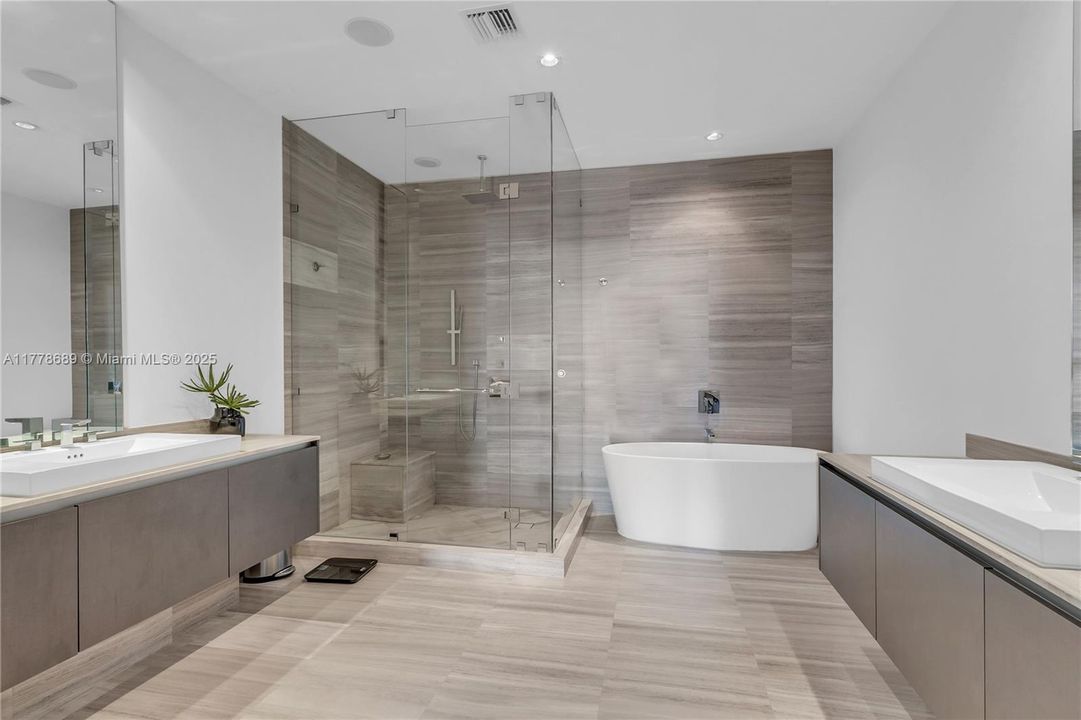 Recently Sold: $1,900,000 (4 beds, 5 baths, 2559 Square Feet)