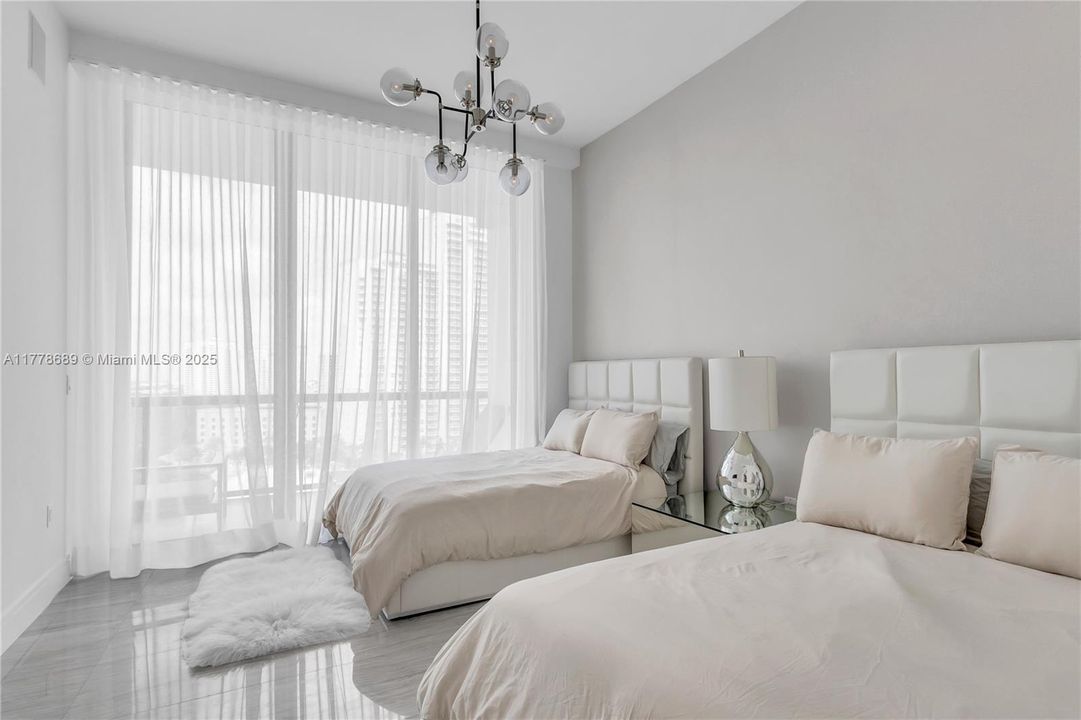 Recently Sold: $1,900,000 (4 beds, 5 baths, 2559 Square Feet)