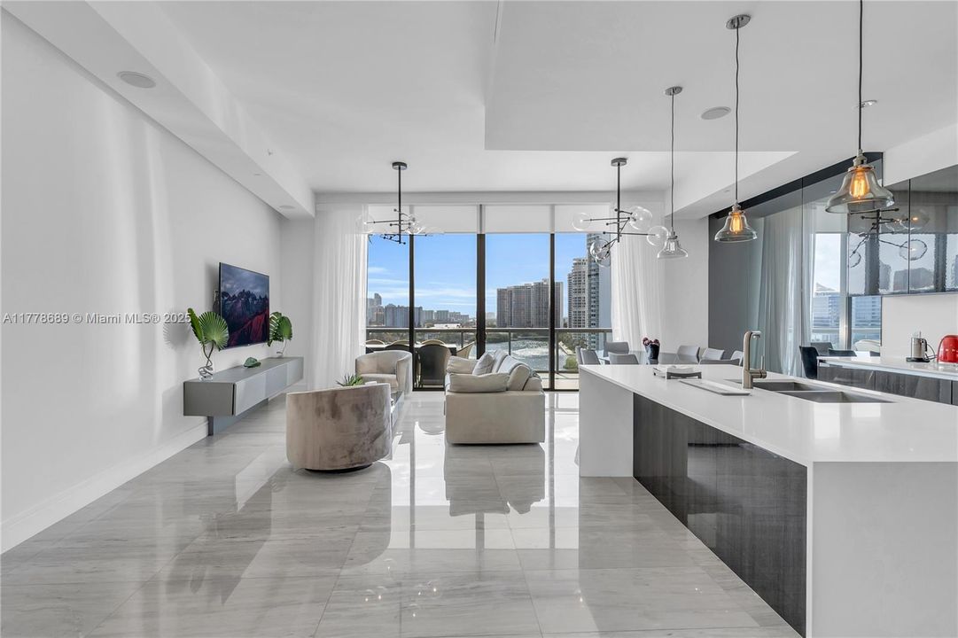 Recently Sold: $1,900,000 (4 beds, 5 baths, 2559 Square Feet)