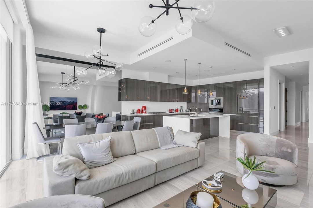 Recently Sold: $1,900,000 (4 beds, 5 baths, 2559 Square Feet)