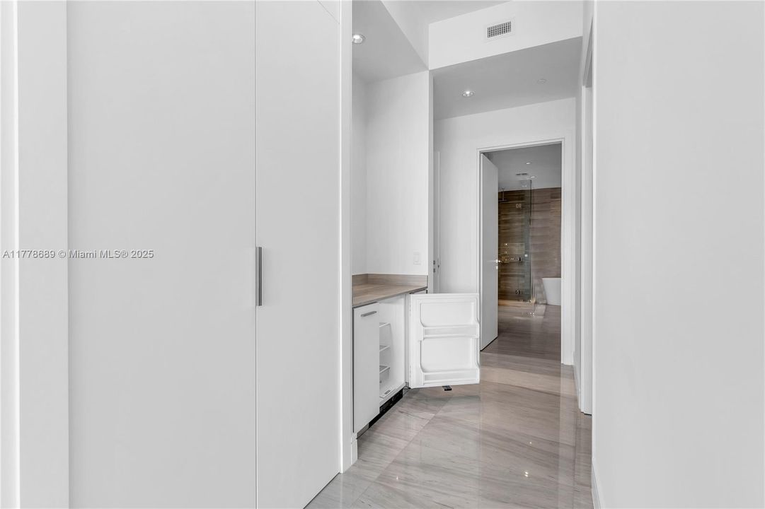 Recently Sold: $1,900,000 (4 beds, 5 baths, 2559 Square Feet)