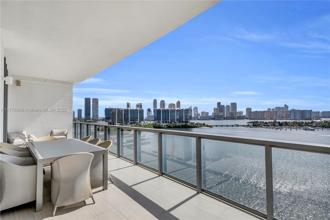 Recently Sold: $1,900,000 (4 beds, 5 baths, 2559 Square Feet)