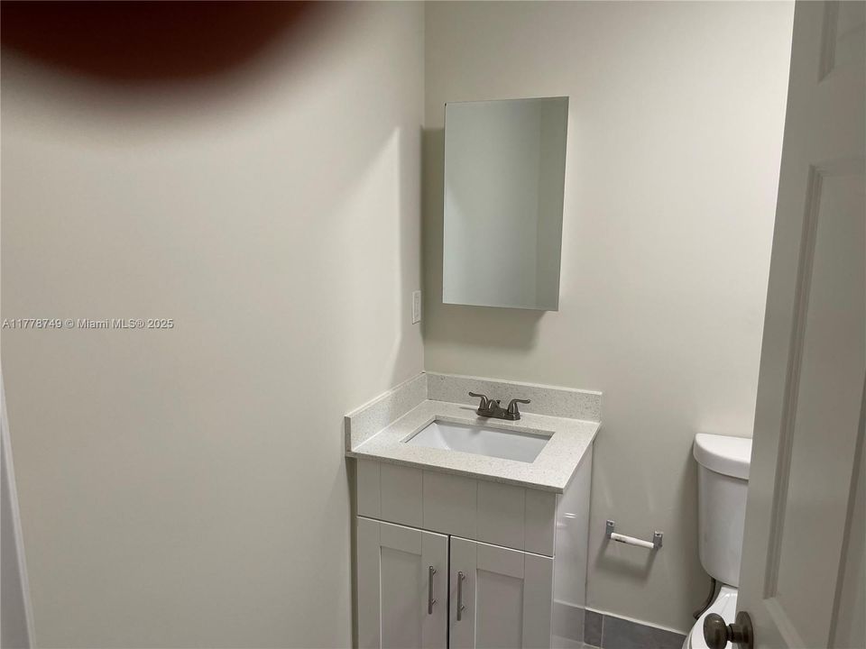 Recently Rented: $2,300 (2 beds, 2 baths, 1500 Square Feet)