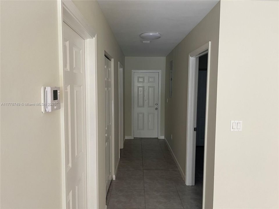 Recently Rented: $2,300 (2 beds, 2 baths, 1500 Square Feet)