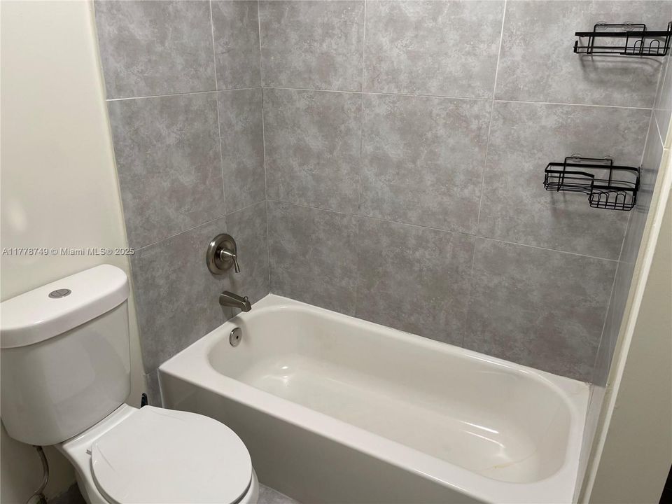 Recently Rented: $2,300 (2 beds, 2 baths, 1500 Square Feet)