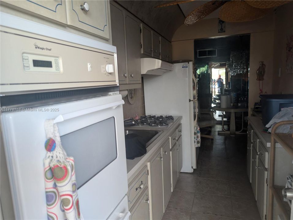 Недавно продано: $80,000 (1 спален, 1 ванн, 775 Квадратных фут)