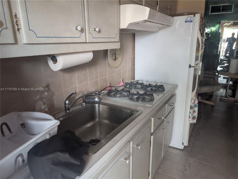 Недавно продано: $80,000 (1 спален, 1 ванн, 775 Квадратных фут)