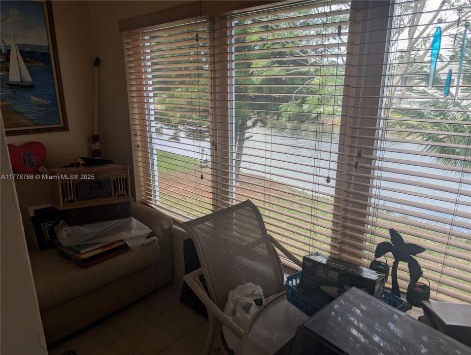 Недавно продано: $80,000 (1 спален, 1 ванн, 775 Квадратных фут)