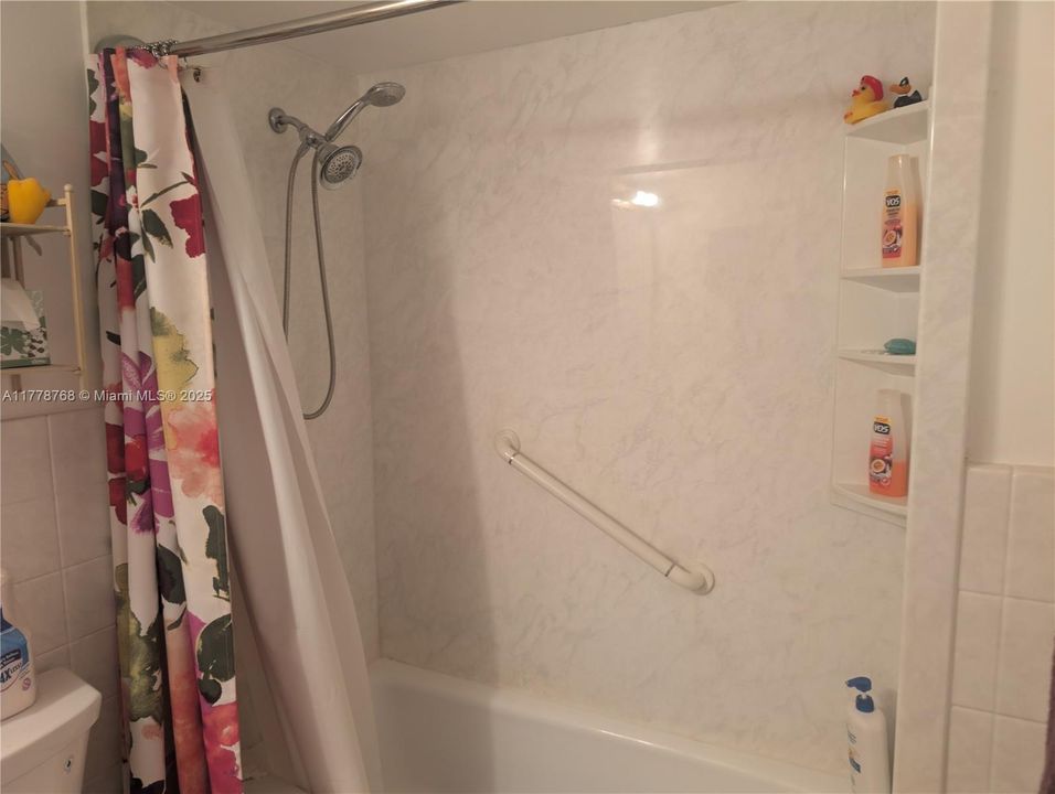 Недавно продано: $80,000 (1 спален, 1 ванн, 775 Квадратных фут)