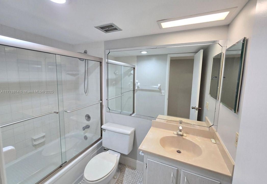 待售: $160,000 (2 贝兹, 2 浴室, 1100 平方英尺)